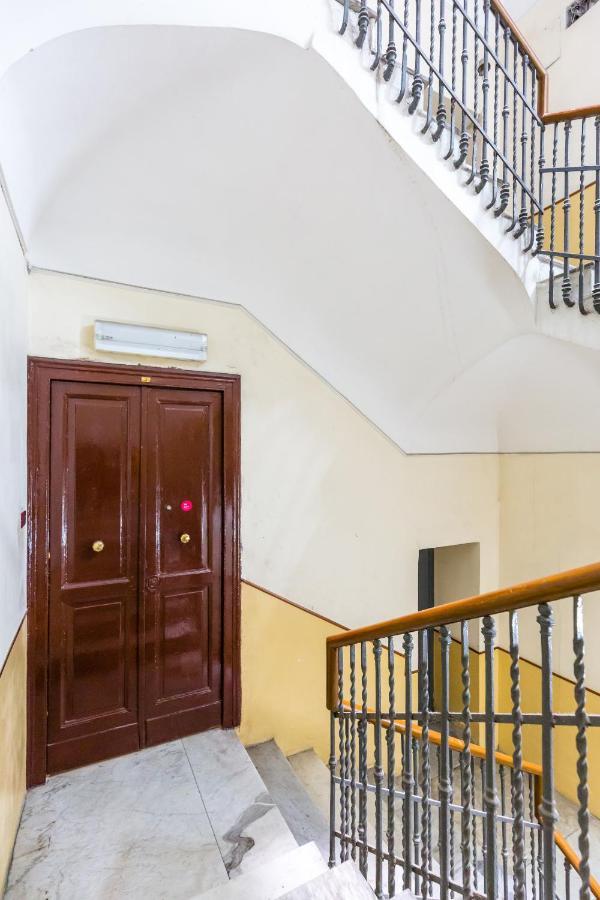 Central Station Family Apartment By Wonderful Italy เนเปิลส์ ภายนอก รูปภาพ